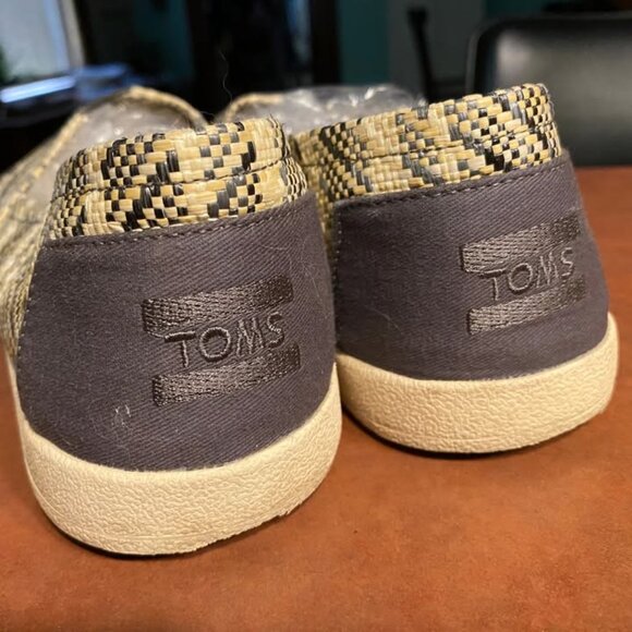 Toms Slip On Shoes Black & White Pattern - Picture 4 of 5